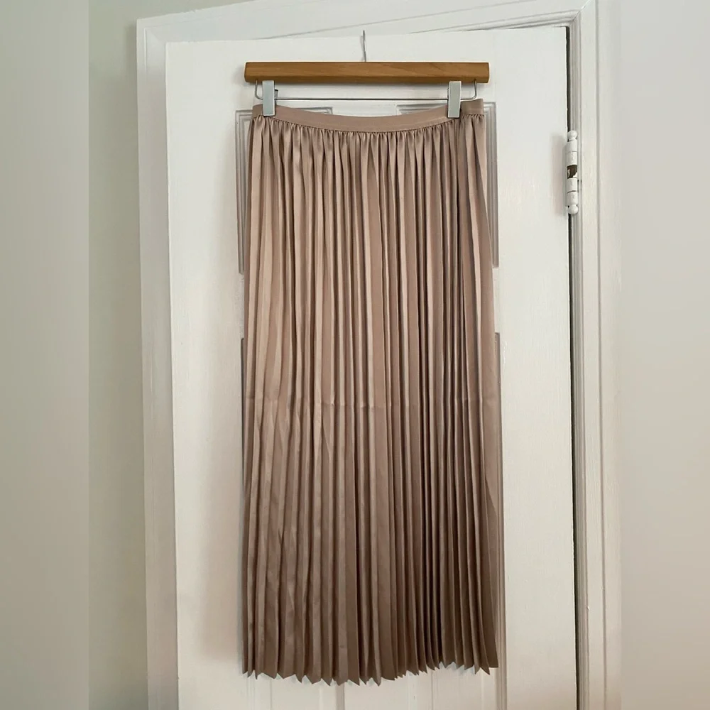 Chelsea Pleated Midi Skirt - Champagne - Picture 7 of 10